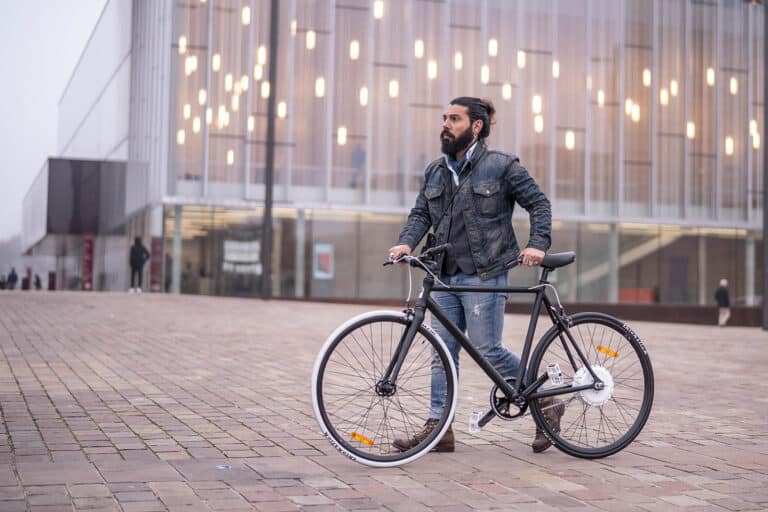 Les conseils de NEOMOUV pour rouler à vélo en ville en toute sécurité